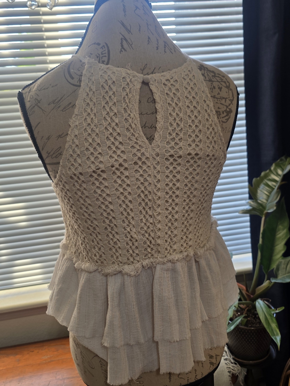 Anthropologie Moon River Cream Crochet High Neckline Ruffle Tier Sleeveless Top - Picture 4 of 8